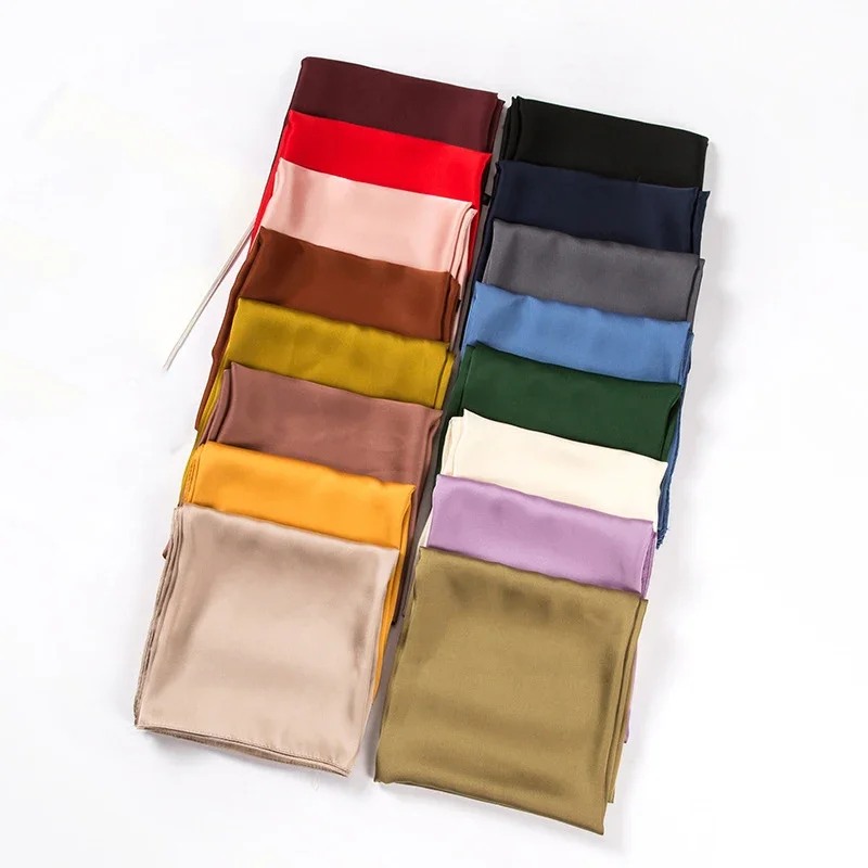 Women Accessories In Wholesale - ผ้าพันคอซาตินสำหรับผู้หญิง ขนาด 70 ซม. สีพื้น เนื้อผ้าเรียบ