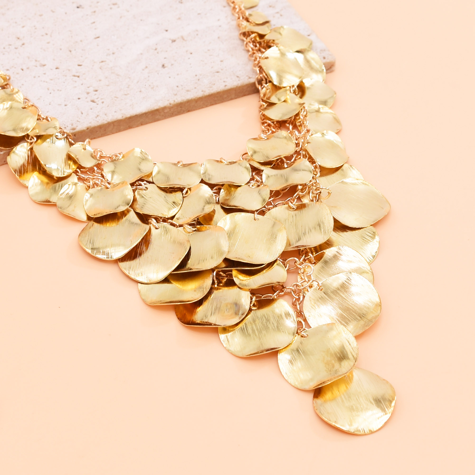 สร้อยคอทรงเกล็ดปลาแบบมีพู่ห้อย - Women Accessories Drawing บทวิจารณ์และราคา