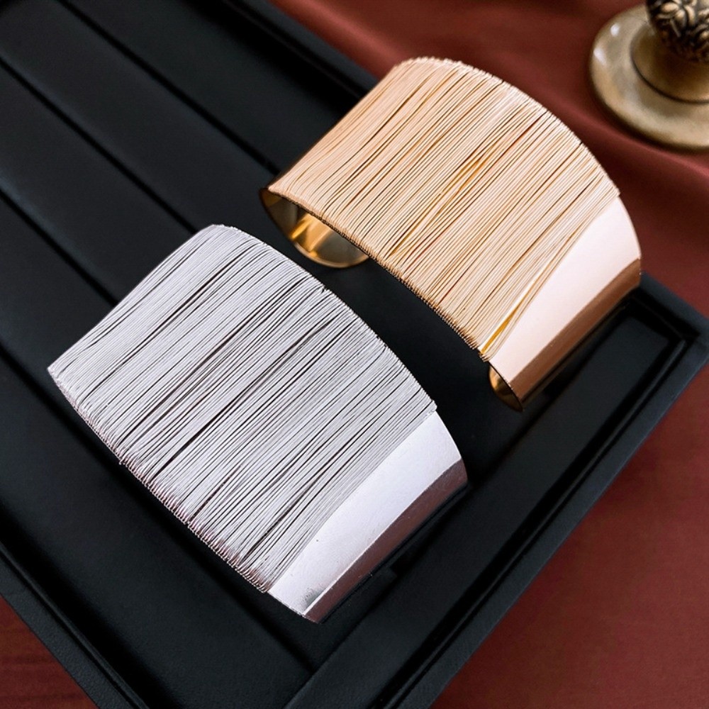 กำไลโลหะผสมแบบเปิดกว้าง ดีไซน์ - Women Accessories Drawing บทวิจารณ์และราคา